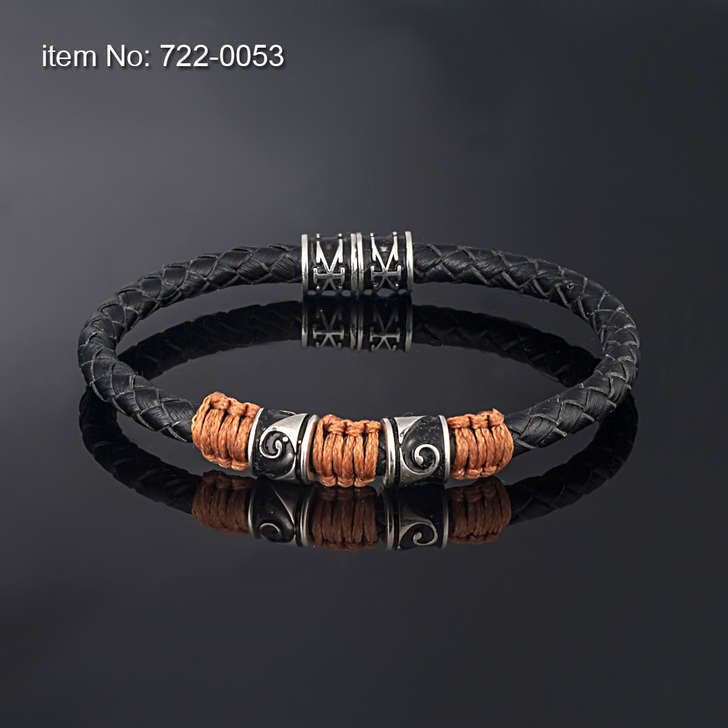 Sterling silver bracelet with motif (5 mm). Genuine leather - Click here for more colors -